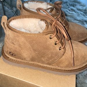 Never worn brown Uggs